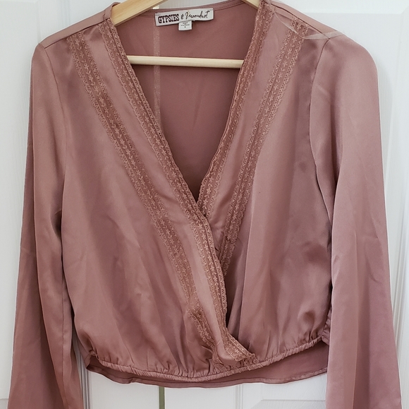 3/$35 NWDT Gypsies & Moondust Lace Satin Boho Blouse/Cover up - Picture 2 of 5